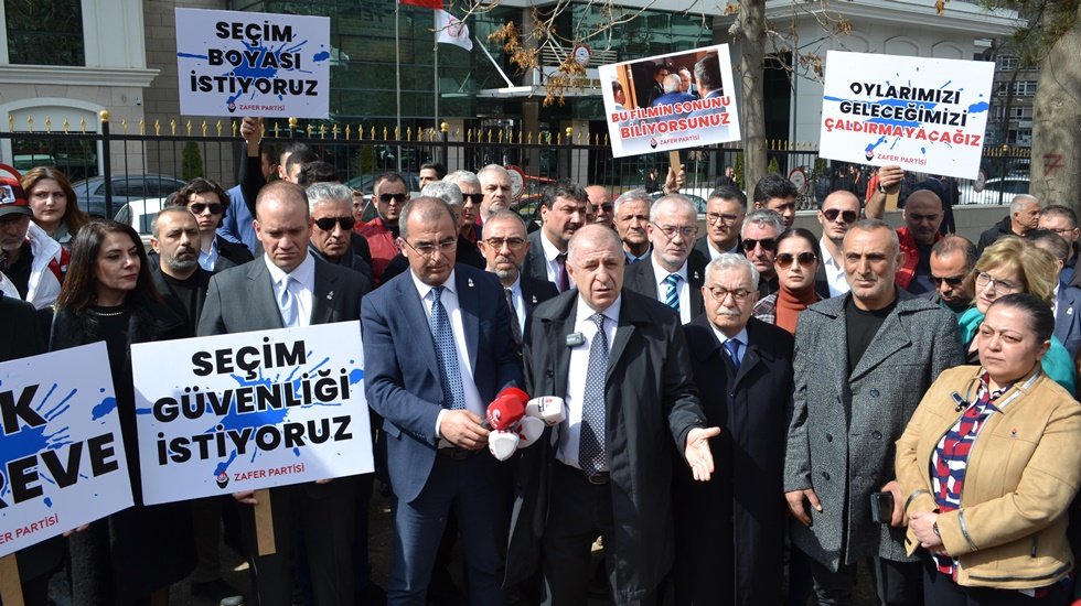 &Uuml;mit &Ouml;zdağ: Mavi boya bu se&ccedil;imlerde kullanılana kadar her g&uuml;n buradayız