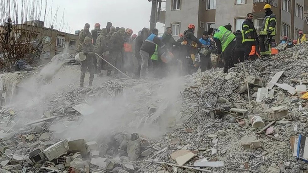 Uzmanlar deprem bölgesindeki hava kirliliğine karşı uyardı!
