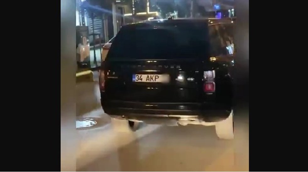 34 AKP plakalı &Ccedil;akarlı S&uuml;per l&uuml;ks cip&hellip; Aldıracağım seni karakola