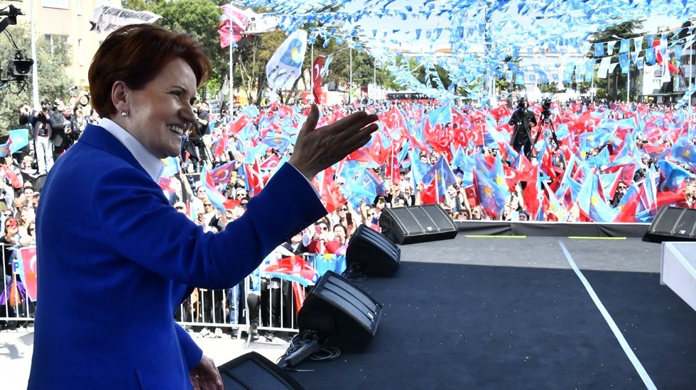 Akşener'den Erdoğan'a: &ldquo;Abdullah &Ouml;calan'la akraba gibi olan sensin be&hellip;&rdquo;