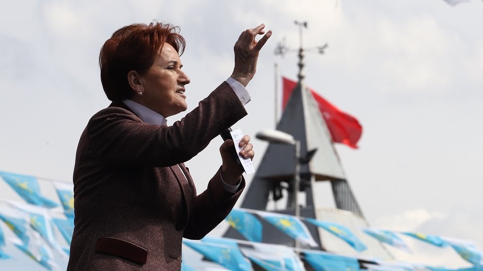 Meral Akşener: İstanbul'da ve Ankara da se&ccedil;imlere tek başımıza giriyoruz