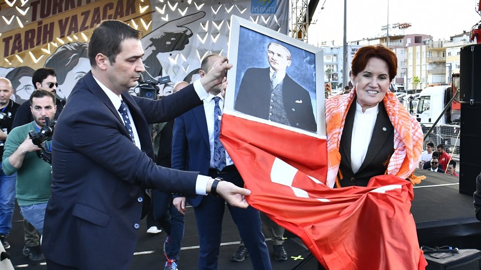 Akşener: 'Suriyeliler gidecek, gidecek, gidecek...'