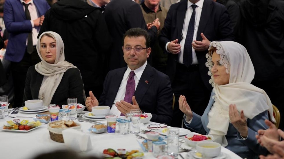 Akşener ve İmamoğlu, muhtarlarla iftar yaptılar