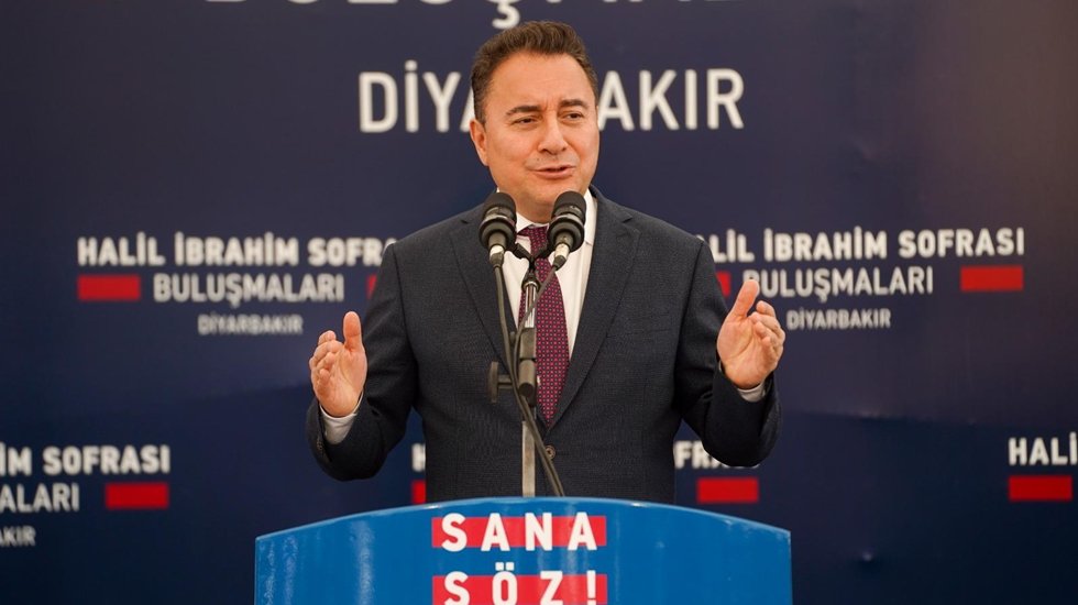 Babacan: &ldquo;14 Mayıs, T&uuml;rk&ccedil;e, K&uuml;rt&ccedil;e, Arap&ccedil;a, Lazca, Boşnak&ccedil;a şarkılarla t&uuml;rk&uuml;lerle kutlanacak&rdquo;
