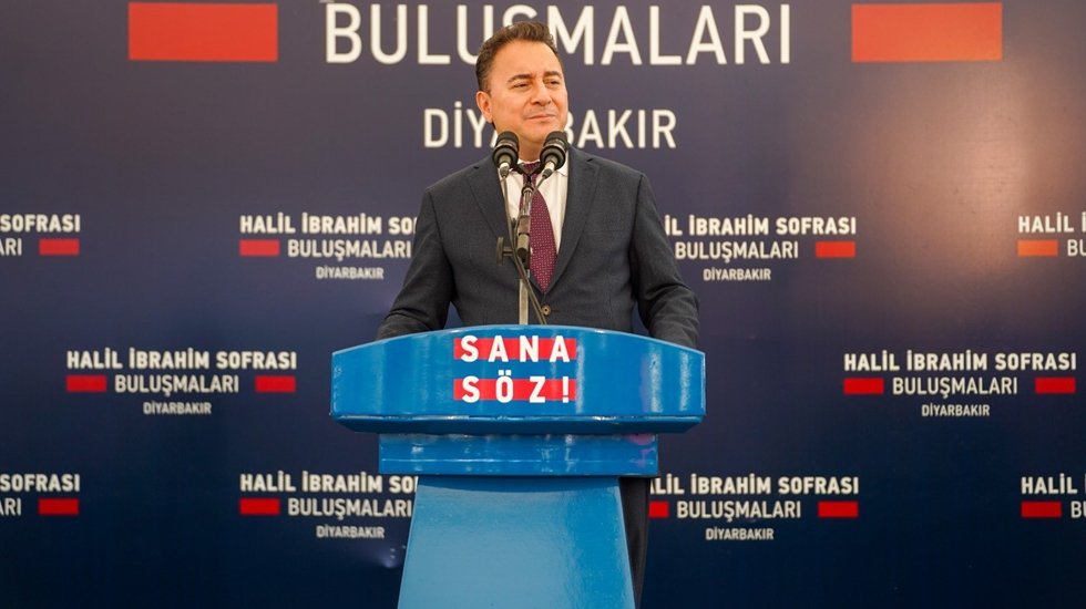 Babacan: "Doğruları devam ettiririz, eksikleri tamamlarız, yanlışlara izin vermeyiz"