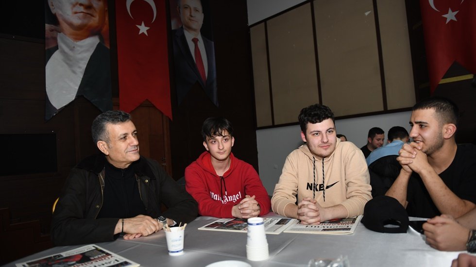 Başkan Bozkurt:  Umudunuzu kaybetmeyin. Hayallerinizden vazgeçmeyin!