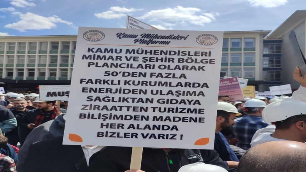 Binlerce kamu m&uuml;hendisi Ulus Meydanı'ndan seslendi: Hak ettiğimiz değeri istiyoruz!