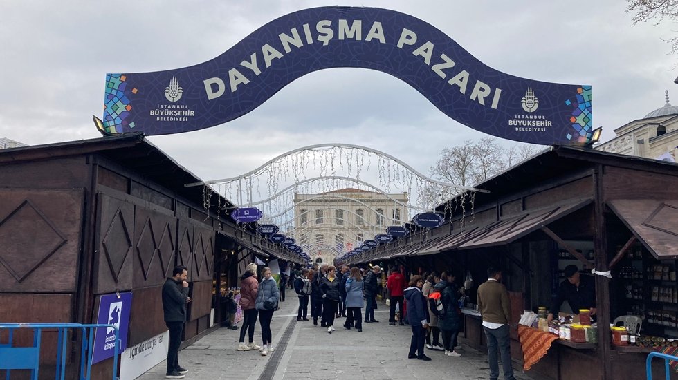 Bu pazarın tüm geliri depremzede üreticiler için can suyu olacak...