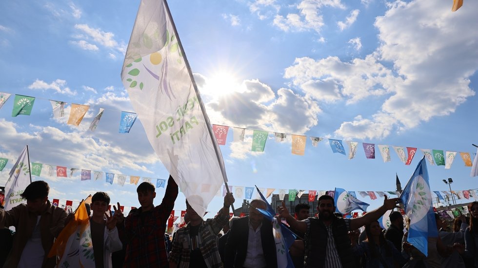 Buldan,  Baş, Akın ve G&uuml;nay Aydın&rsquo;dan seslendi:  &ldquo;Bir oy Kılı&ccedil;daroğlu&rsquo;na bir oy Yeşil Sol Parti&rsquo;ye&rdquo;