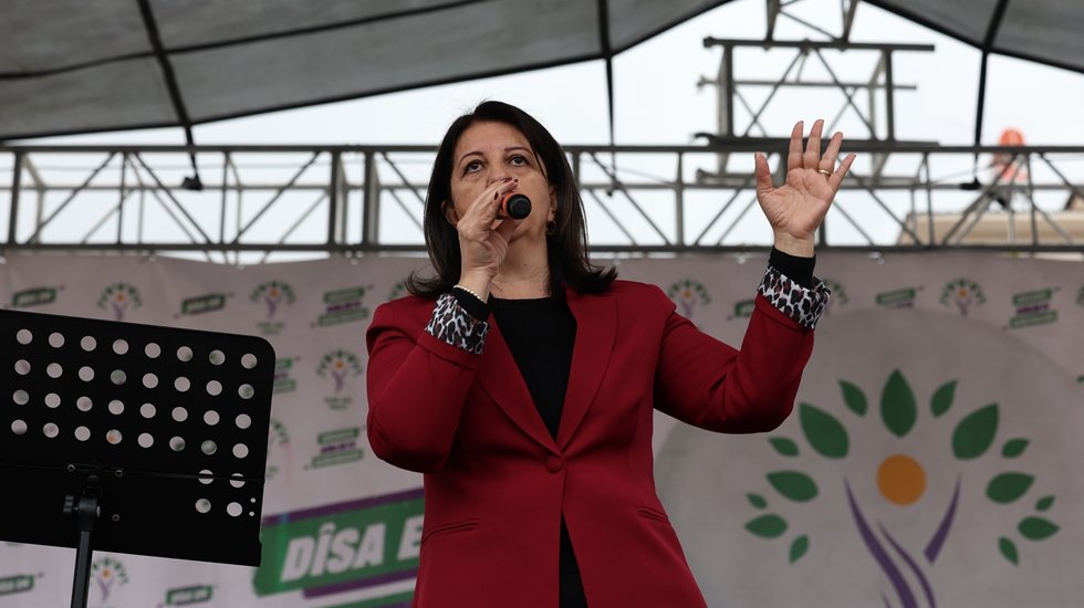Buldan: "Bu işi kazaya bırakmayacağız, birinci turda bitireceğiz, tıpış tıpış gideceksiniz"