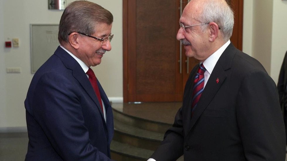 'CHP listelerinden se&ccedil;ime girmek en son tercihimdi' diyen Davutoğlu'na CHP'den ilk yanıt