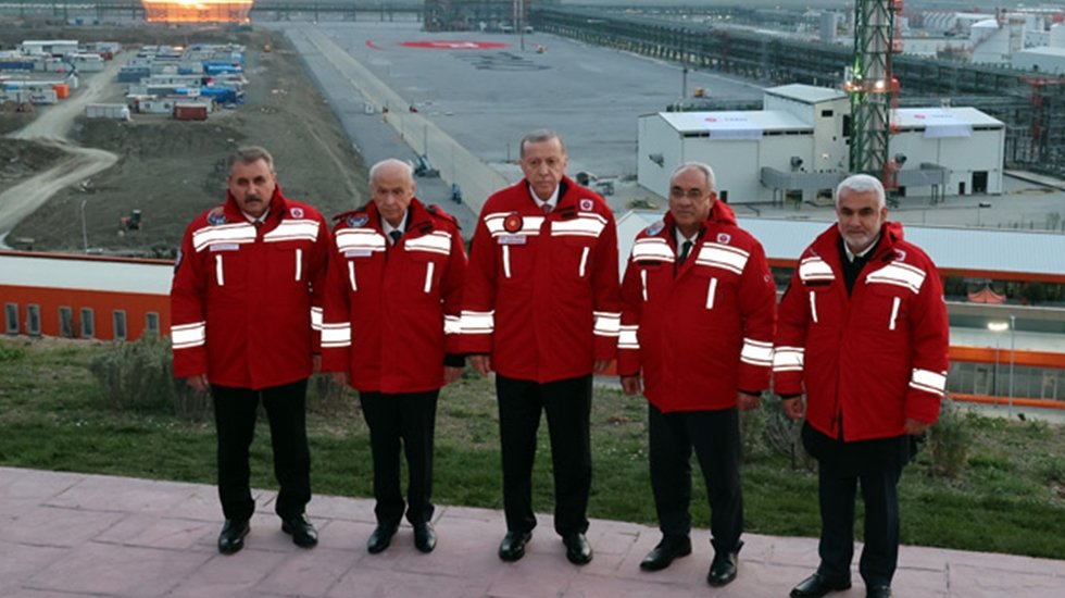 Erdoğan'a gaz yanıtı: "Yılda ortalama 6 milyar metrek&uuml;p gaz lazım. Ancak 1 milyar metrek&uuml;p &uuml;retebilecek. Tutarlılık yok&rdquo;