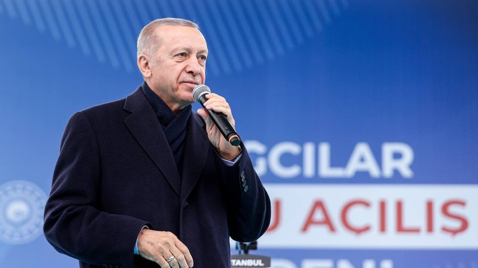 Erdoğan, Kılı&ccedil;daroğlu'nu seccade &uuml;zerinden hedef alıp Akşener'e de 'utan' dedi.