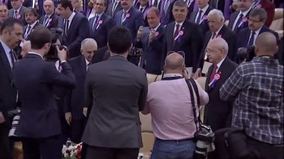 Herkesin Cumhurbaşkanı, AYM T&ouml;reni'nde Kılı&ccedil;daroğlu'nun elini sıkmadı