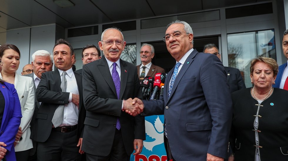 Kemal Kılı&ccedil;daroğlu, DSP Genel Başkanı &Ouml;nder Aksakal ile g&ouml;r&uuml;şt&uuml;