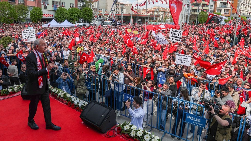 Kılı&ccedil;daroğlu Eskişehir'de konuştu: &ldquo;Biz birinci turda bitirmek zorundayız&rdquo;