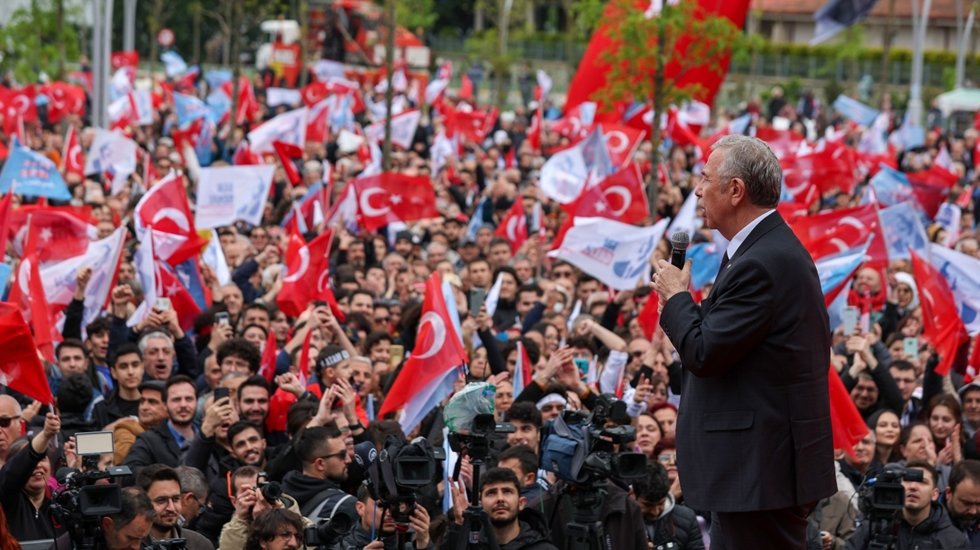 Mansur Yavaş: "Fır&ccedil;a yemekten bıktık artık.Tatlı dilli bir cumhurbaşkanına ihtiyacımız var"