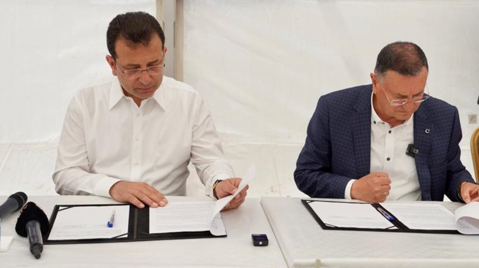 Protokol imzalandı: İBB,  Hatay&rsquo;a 62,5 milyon liralık nakdi yardım ve 1.000 ge&ccedil;ici konut yapacak