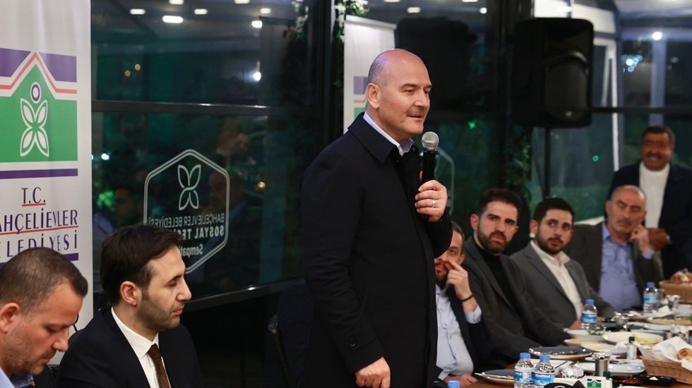 Soylu'dan deprem yorumu: &ldquo;Allah&rsquo;ım bizi b&uuml;y&uuml;k bir imtihanla karşı karşıya bıraktı&rdquo;