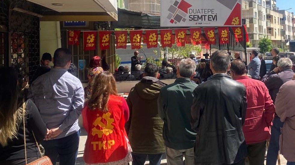 TKP deprem b&ouml;lgesinde beş yeni semt evinin a&ccedil;ılışını yaptı...