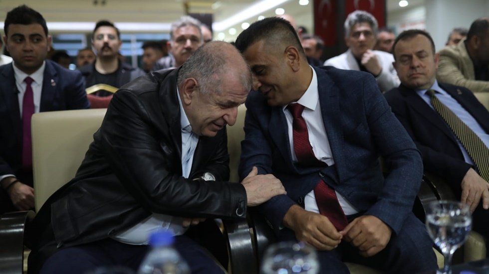 &Uuml;mit &Ouml;zdağ: &ldquo;Suriyeliler i&ccedil;in endişelenen Hulusi Akar keşke yurttaşımız i&ccedil;in de aynı şeyi duysaydı&rdquo;