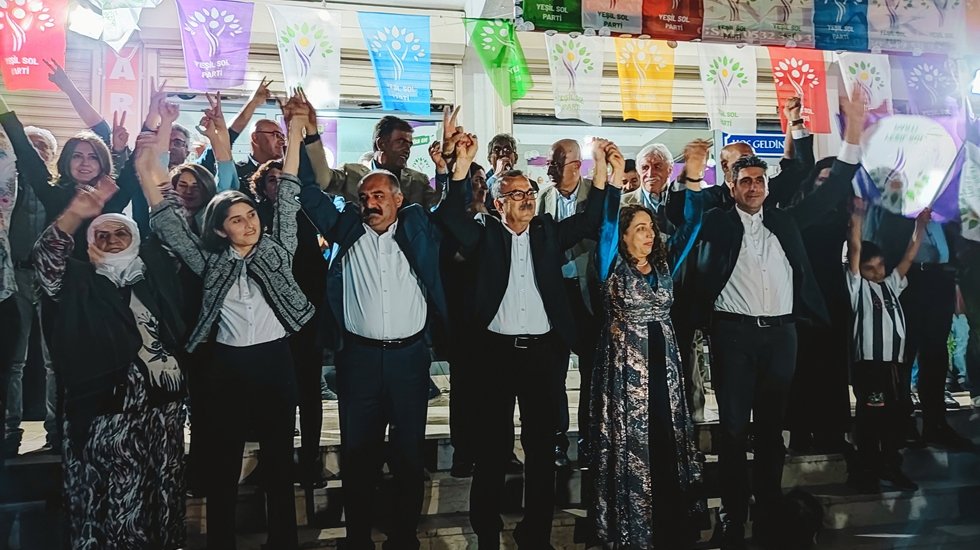 Yeşil Sol Parti Adayı &Ouml;zt&uuml;rk: Haksızlık yaratan bu d&uuml;zeni bitirmeliyiz kardeşler.