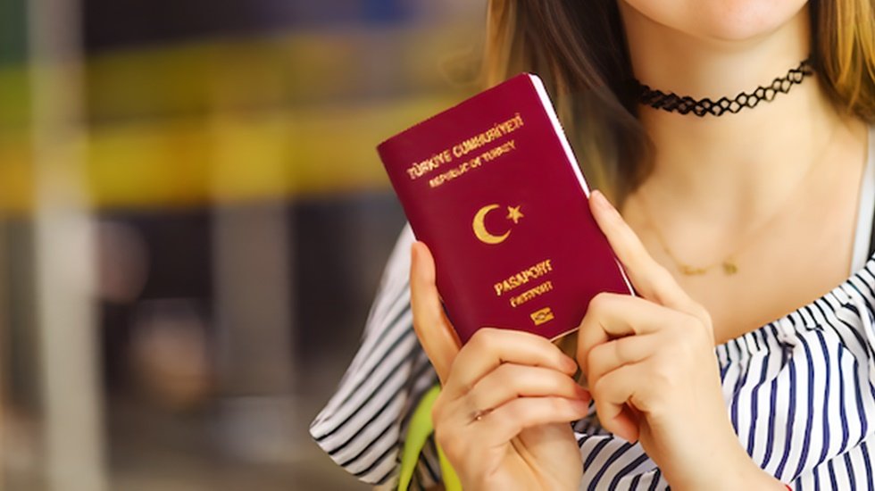 18-25 yaş arası gençlerin %73’ü yurt dışında yaşamak istiyor