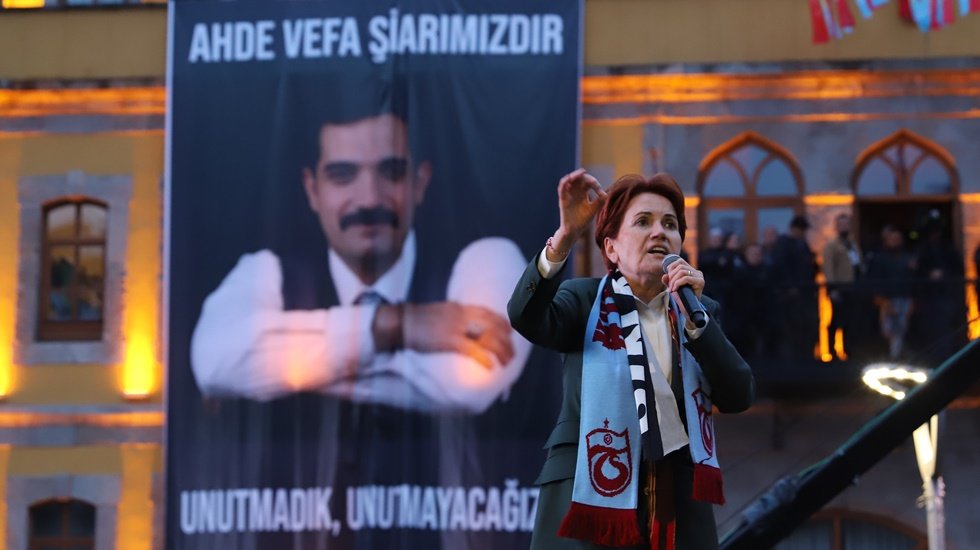 Akşener: "Cumhurbaşkanı Allah&rsquo;a şirk koşuyor!"