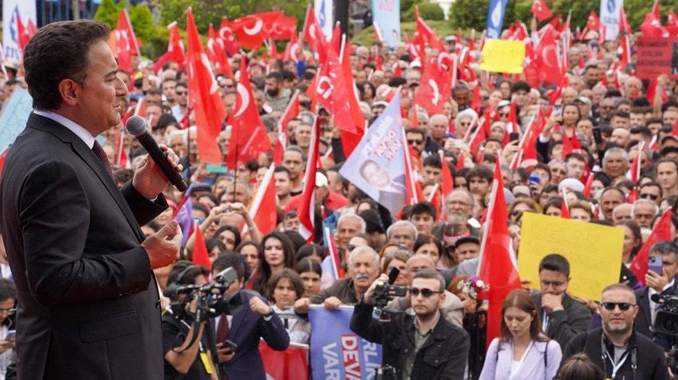 Babacan: &ldquo;86 milyonun yaşamını sadece Erdoğan&rsquo;ın aklına emanet etmeyin&rdquo;