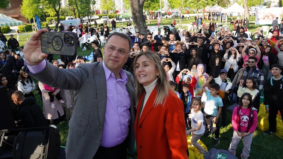 Çalık: “Evlatlarımıza teslim edebileceğimiz bir memleket inşa etmek için çalışıyoruz”