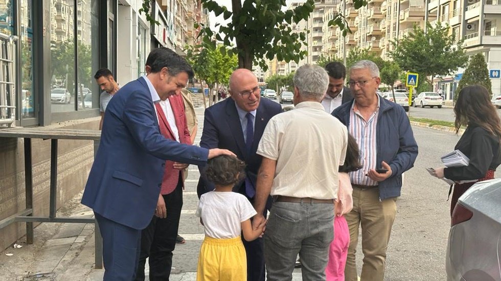 CHP&rsquo;li Tanal Urfa&rsquo;da: &ldquo;Bu şehrin neyi bozuk değil ya!&rdquo;