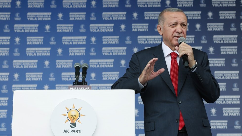Erdoğan Twitter hesabından 'ikinci tur' &ccedil;ağrısı yaptı&hellip;