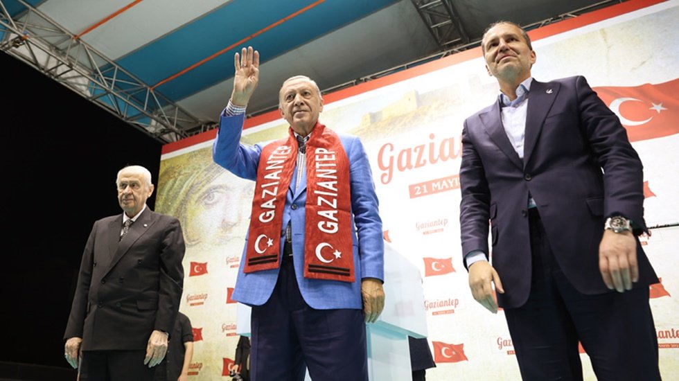 Erdoğan'dan fahiş fiyatla m&uuml;cadele a&ccedil;ıklaması: Tekrar g&ouml;reve devamda bunların &uuml;m&uuml;ğ&uuml;n&uuml; sıkacağız"