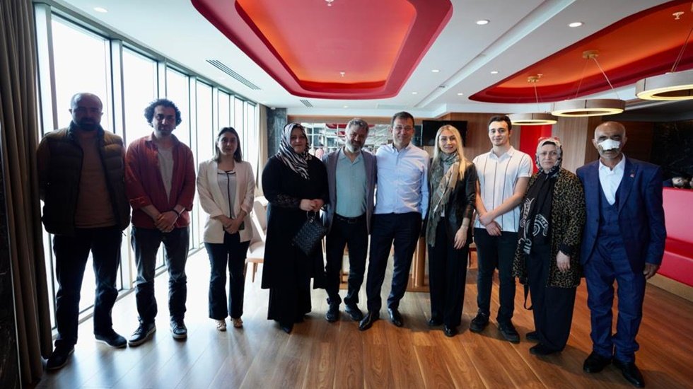 Erzurum&rsquo;da yaralanan yurttaş: "Beni &uuml;zen başıma gelen taş değil, bayrağıma atılan taş"