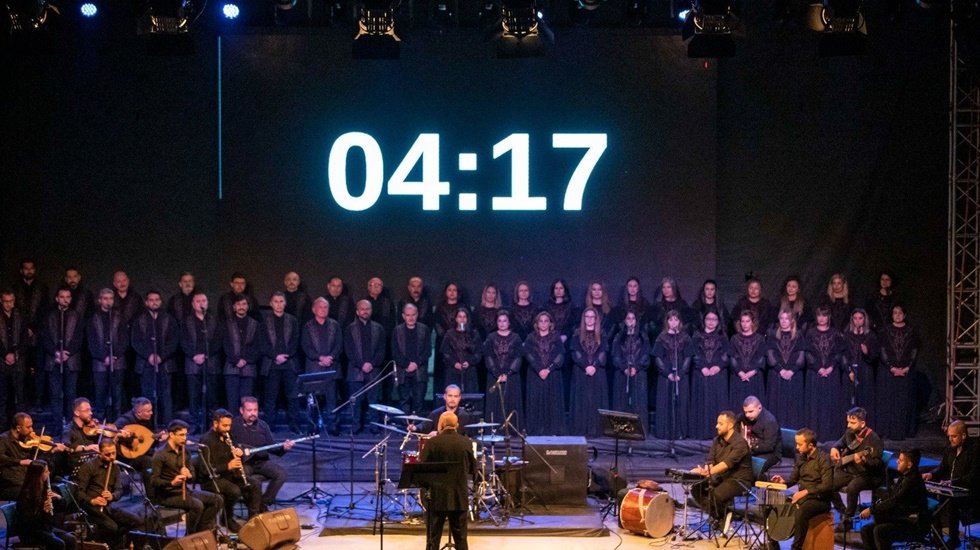 Hatay i&ccedil;in el ele