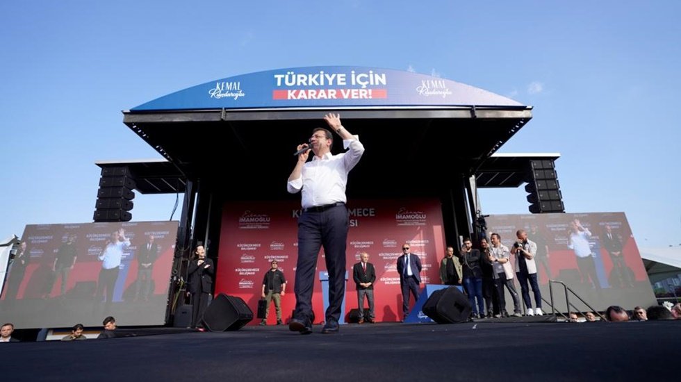 İmamoğlu: &ldquo;Pazartesi g&uuml;n&uuml; itibariyle bu iktidar değişmezse &ccedil;&ouml;k&uuml;ş olur&rdquo;