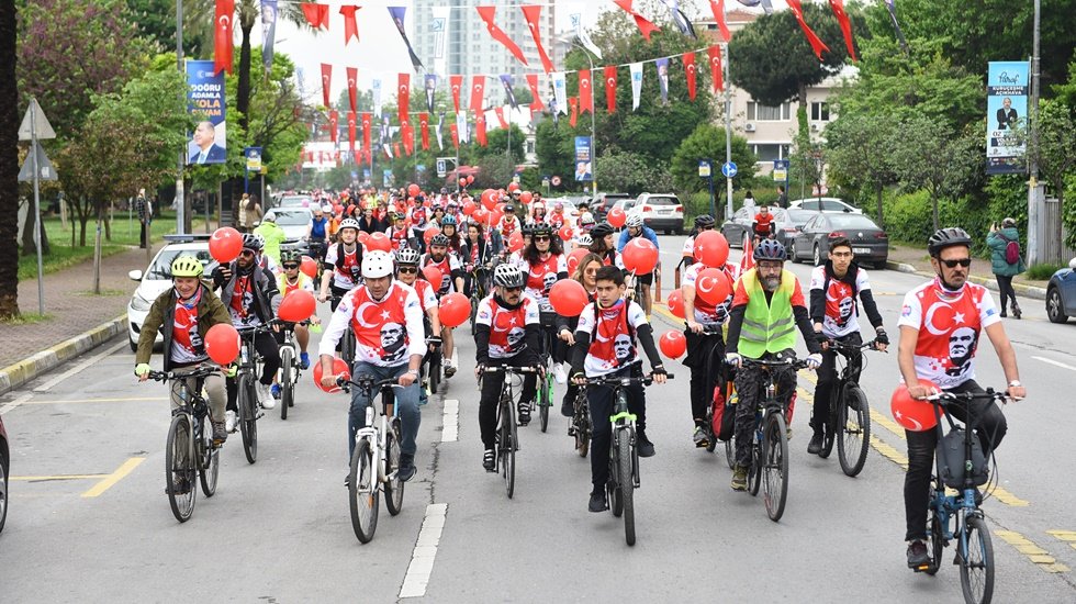 Kadıköylüler Cumhuriyet için pedal çevirdi