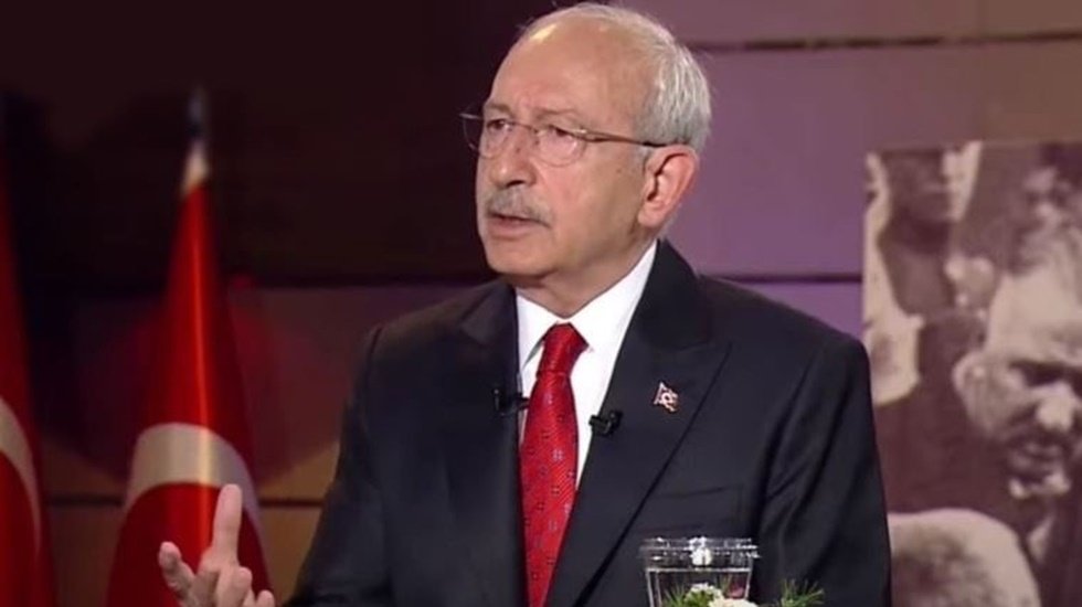 Kılı&ccedil;daroğlu'ndan deprem b&ouml;lgesi paylaşımı
