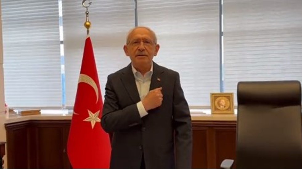 Kılı&ccedil;daroğlu'ndan yeni video: Buradayım, sonuna kadar m&uuml;cadele edeceğim
