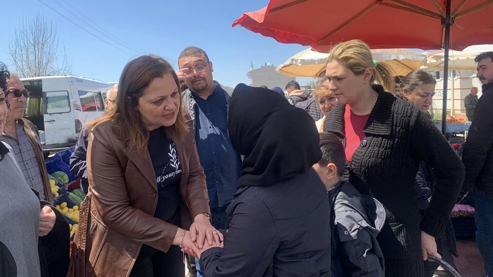 krizin y&uuml;k&uuml;n&uuml; en &ccedil;ok sofra kuran kadınlar yaşıyor