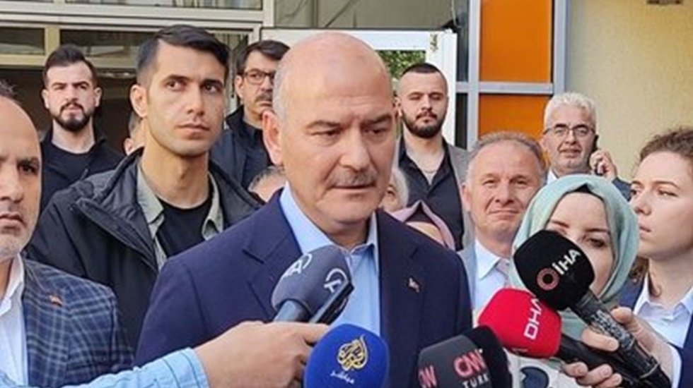 Oyunu İstanbul'da kullanan Soylu: 'N&uuml;fus dairelerimiz bug&uuml;n de a&ccedil;ık olacak'
