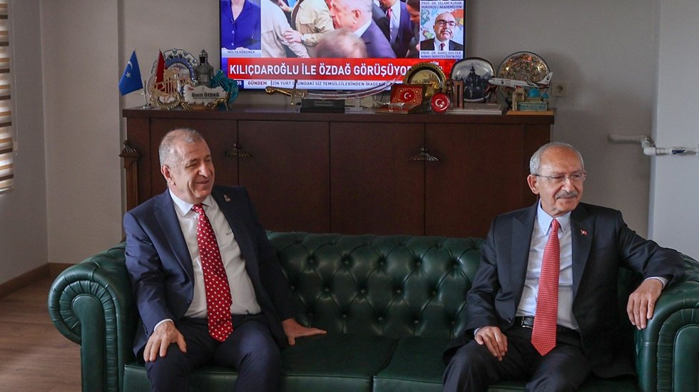 &Uuml;mit &Ouml;zdağ, g&ouml;r&uuml;şme sırasında Kılı&ccedil;daroğlu'na iki soru sormuş