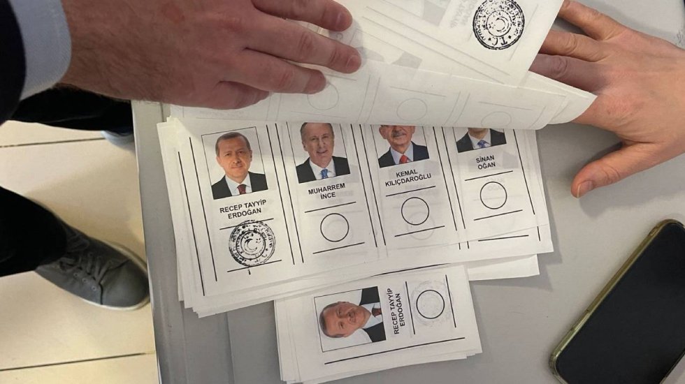YSK'dan oy pusulalarının &ouml;n y&uuml;z&uuml;ne ge&ccedil;en sandık kurulu m&uuml;hr&uuml;ne ilişkin karar
