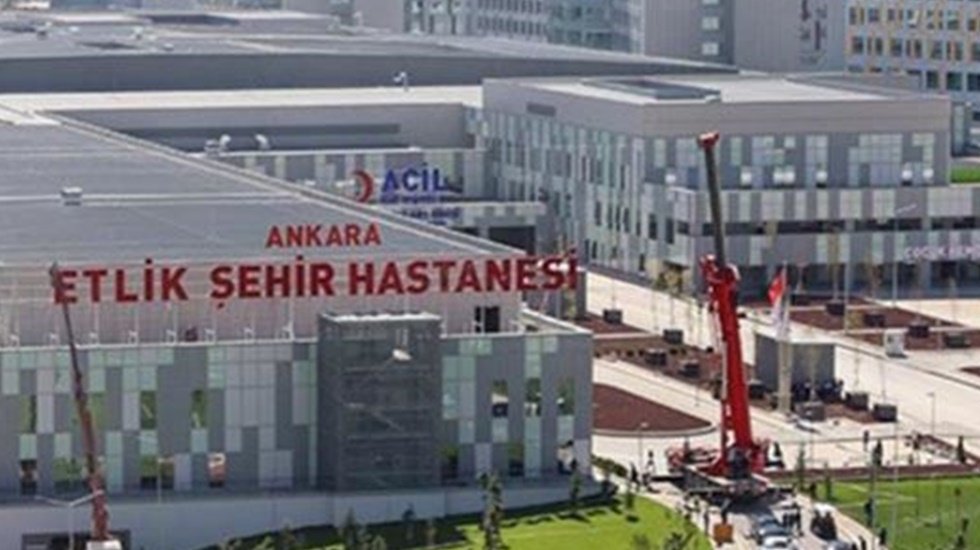 Şehir hastanelerine &lsquo;m&uuml;şteri!&rsquo; &ccedil;ekmek i&ccedil;in kamu binaları &ccedil;&uuml;r&uuml;meye terk edildi