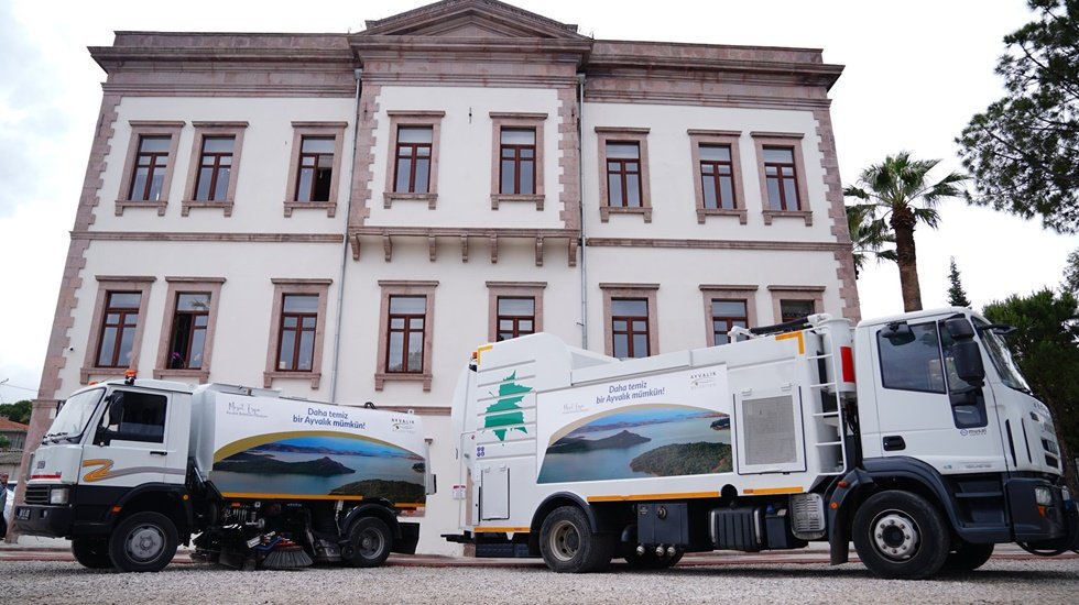 Ayvalık Belediyesi&rsquo;nin ara&ccedil; filosu b&uuml;y&uuml;yor