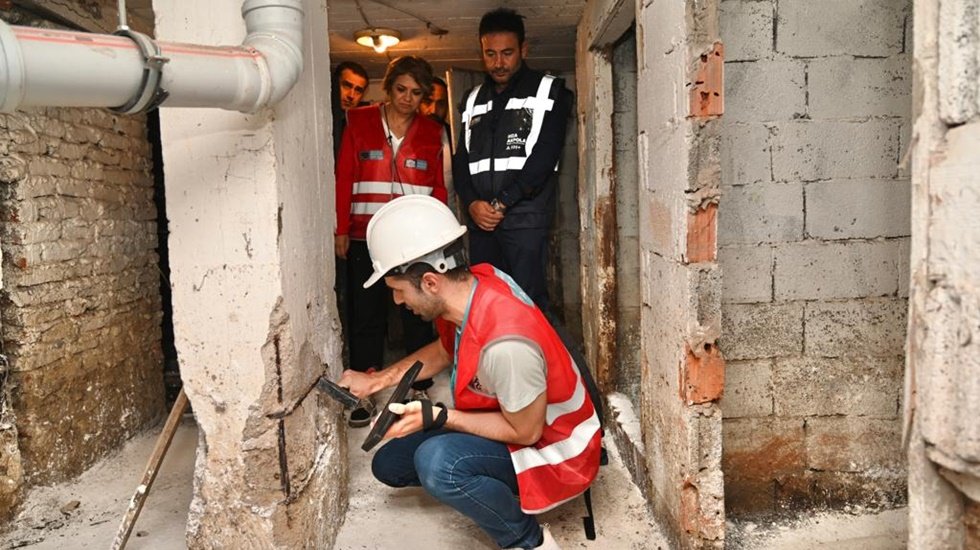 Beşiktaş Belediyesi ilçe genelindeki tüm yapıların deprem risk analizine başladı