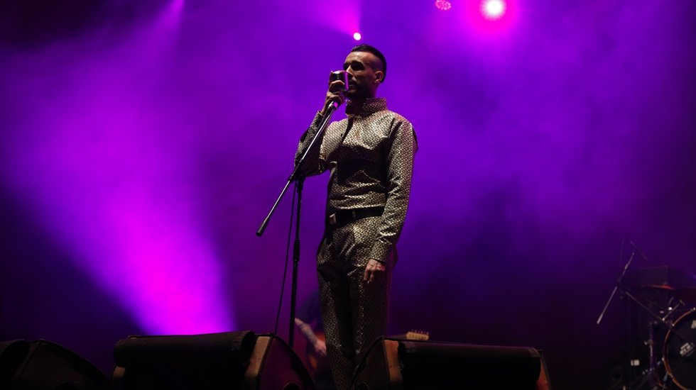 Cem Adrıan’dan hayranlarına müzik dolu gece…