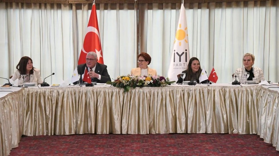 CHP&rsquo;den &ouml;d&uuml;n&ccedil; aldığı 15 milletvekili ile siyasete başlayan İYİ Parti'den se&ccedil;im değerlendirmesi: CHP ile y&uuml;r&uuml;mek oy kaybettirdi