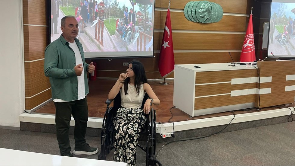 Engelsiz Erişilebilir Bornova i&ccedil;in eğitimler başladı