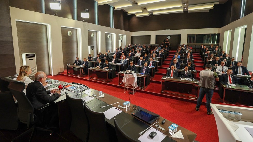 Kemal Kılı&ccedil;daroğlu, partisinin il başkanları ile bir araya geldi